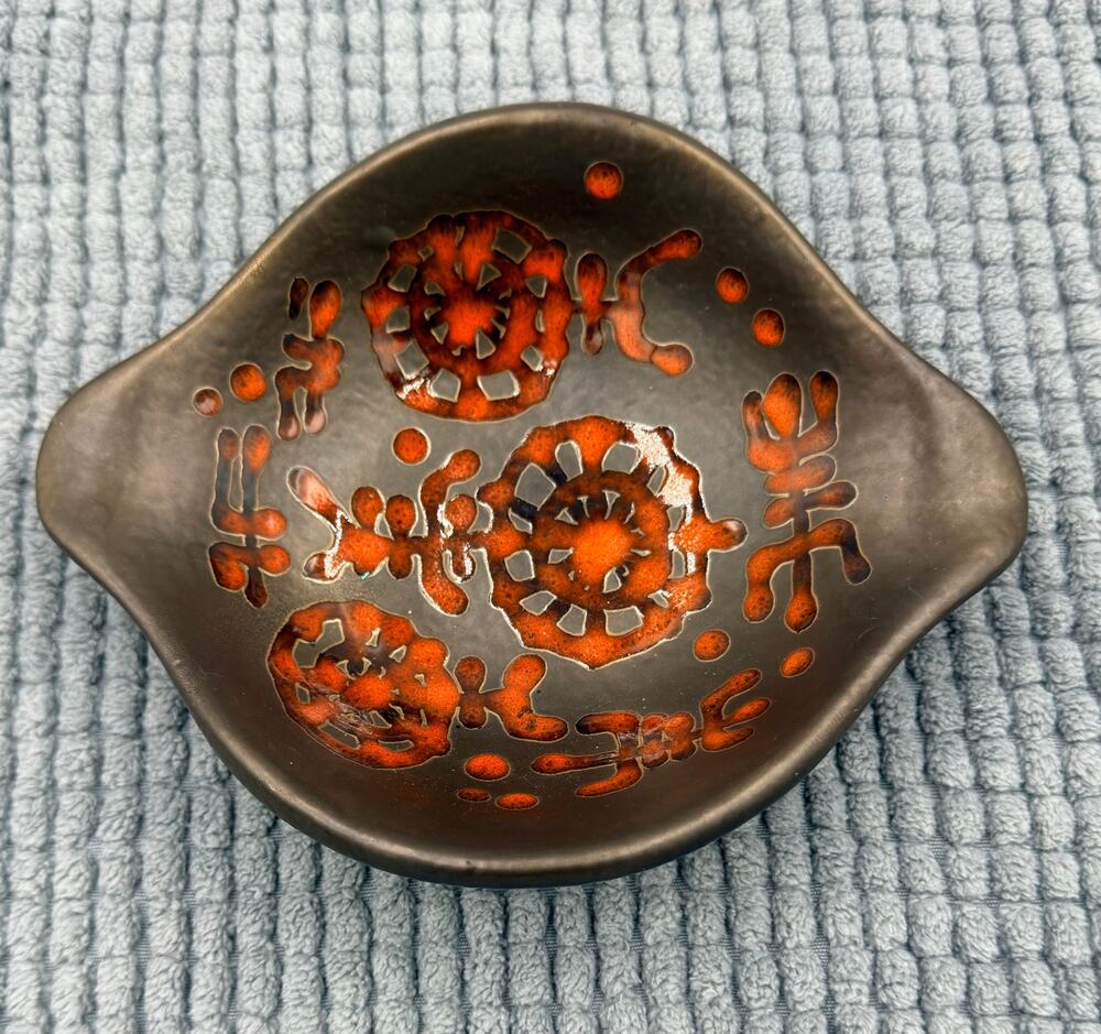 Vintage Sascha Brastoff Mid-Century Modern Ceramic Glyph Dish Bowl Brown Orange